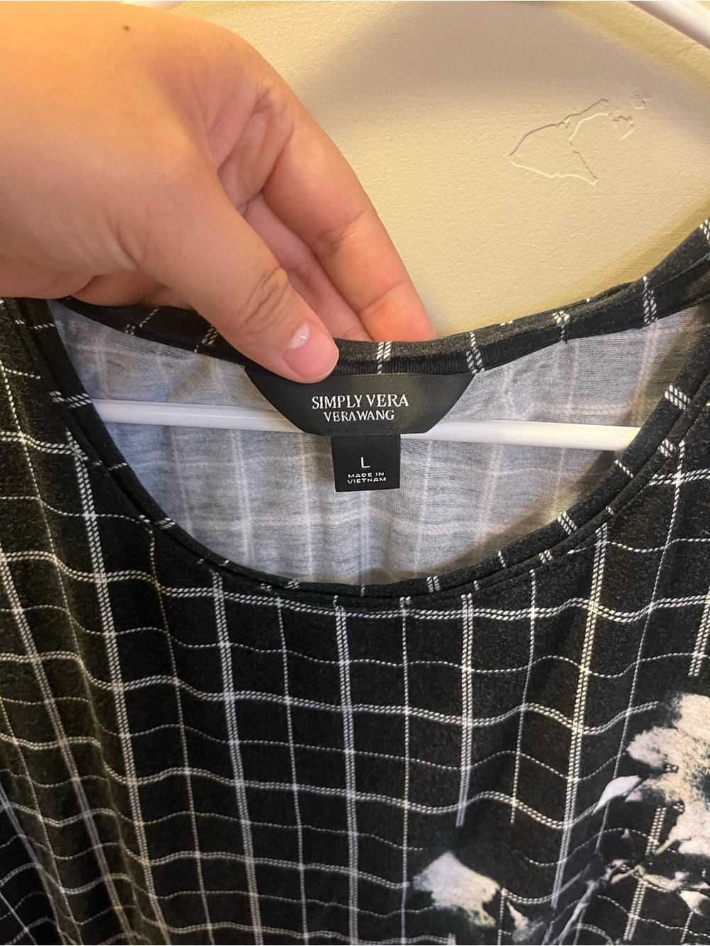 Simply Vera Wang Black Grid Floral Short Sleeve Top - Large - Picture 3 of 6